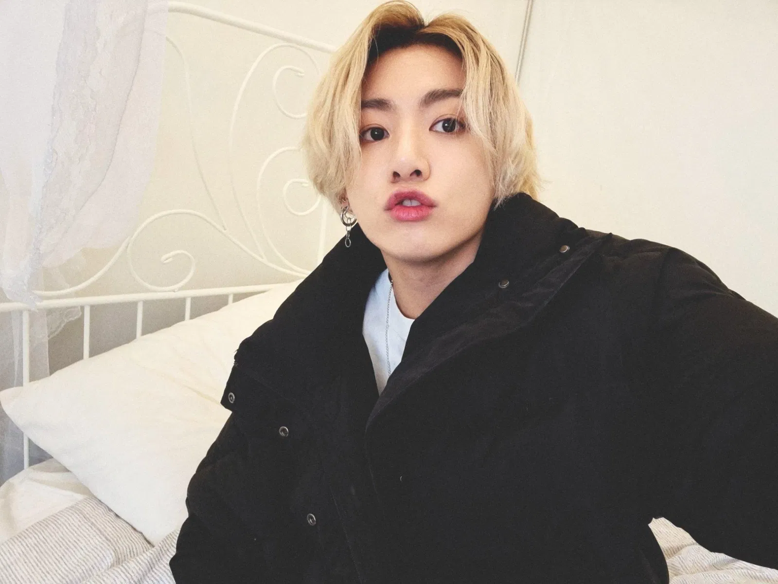 Hình ảnh được Jungkook đăng tải trên Twitter ngày 25/1 (Ảnh: Twitter)
