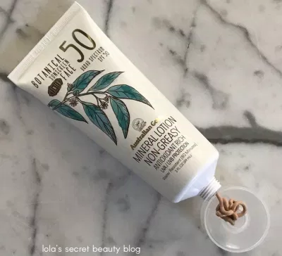 Kem chống nắng Australian Gold Botanical Sunscreen chứa những thành phần tự nhiên giúp nuôi dưỡng da khỏe mạnh (Nguồn: Internet).
