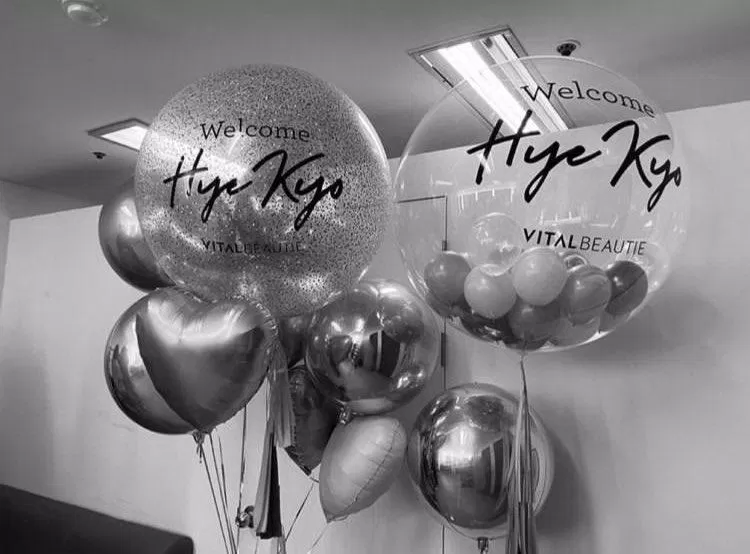 Vào tháng 2 năm nay, Song Hye Kyo chia sẻ hình ảnh tiết lộ về sự hợp tác với Vital Beautie (Nguồn: Internet) Vào tháng 2 năm nay, Song Hye Kyo chia sẻ hình ảnh tiết lộ về sự hợp tác với Vital Beautie (Nguồn: Internet)