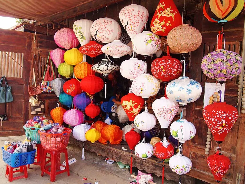 Những chiếc đèn lồng được làm hoàn toàn bằng tay ở Xã Đường. (Ảnh: Internet)