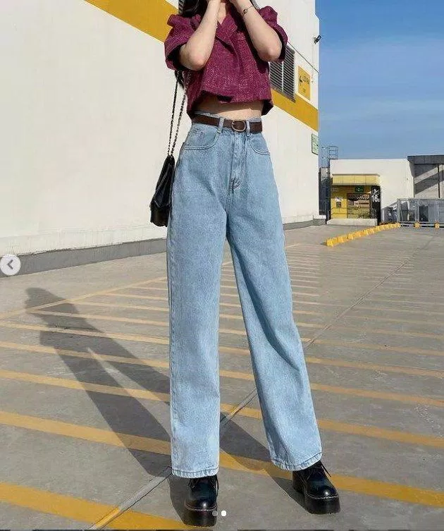 Khéo léo khoe eo với áo crptop (Nguồn: BlogAnChoi) Khéo léo khoe eo với áo crptop (Nguồn: BlogAnChoi)