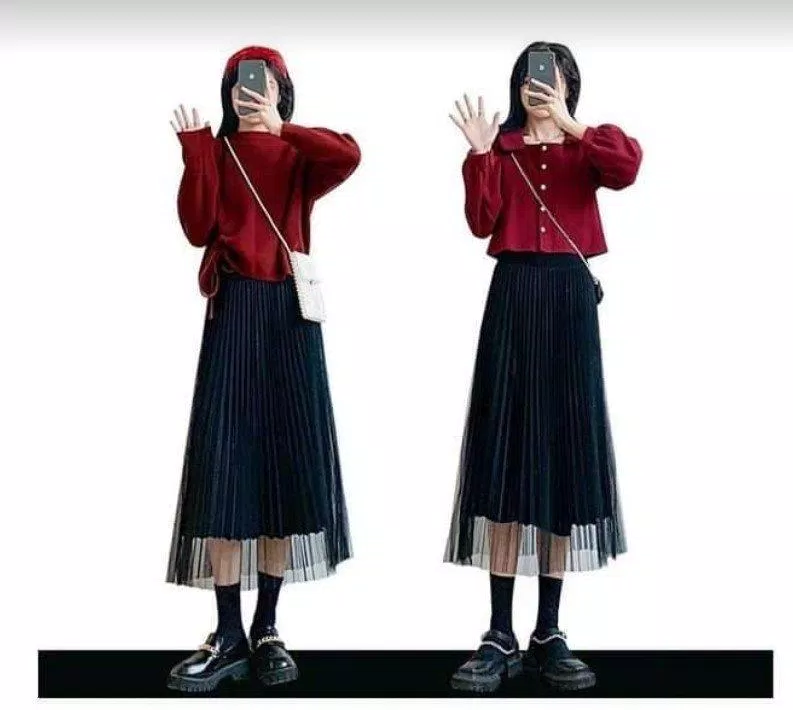 Chân váy xếp ly đi cùng với giày oxford (Nguồn: BlogAnChoi) Chân váy xếp ly đi cùng với giày oxford (Nguồn: BlogAnChoi)