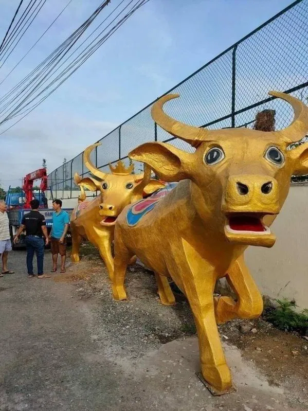 Linh vật Trâu vàng năm 2021 ở Vĩnh Long với gương mặt hốt hoảng, mắt tròn xoe (Ảnh: Internet).