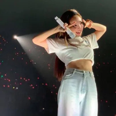 Nayeon luôn mang lại nguồn năng lượng tích cực cho các fan của mình. (Nguồn Internet)
