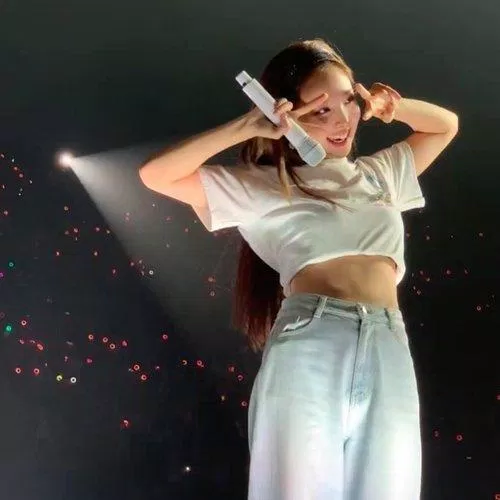 Nayeon luôn mang lại nguồn năng lượng tích cực cho các fan của mình. (Nguồn Internet)