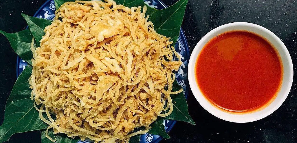 Một dĩa nem Phùng như này lại khiến con người ta không khỏi thòm thèm (Nguồn: Internet).