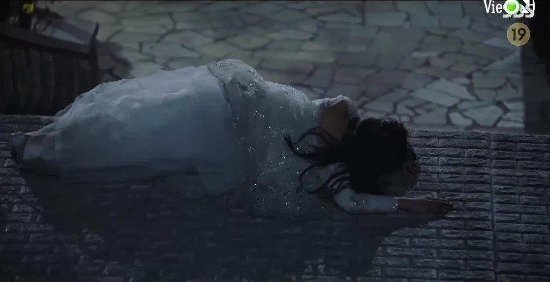 The Penthouse 2: Rating kỷ lục, nội dung nặng đô hơn và dấu chấm hỏi về bà cả Lee Ji Ah