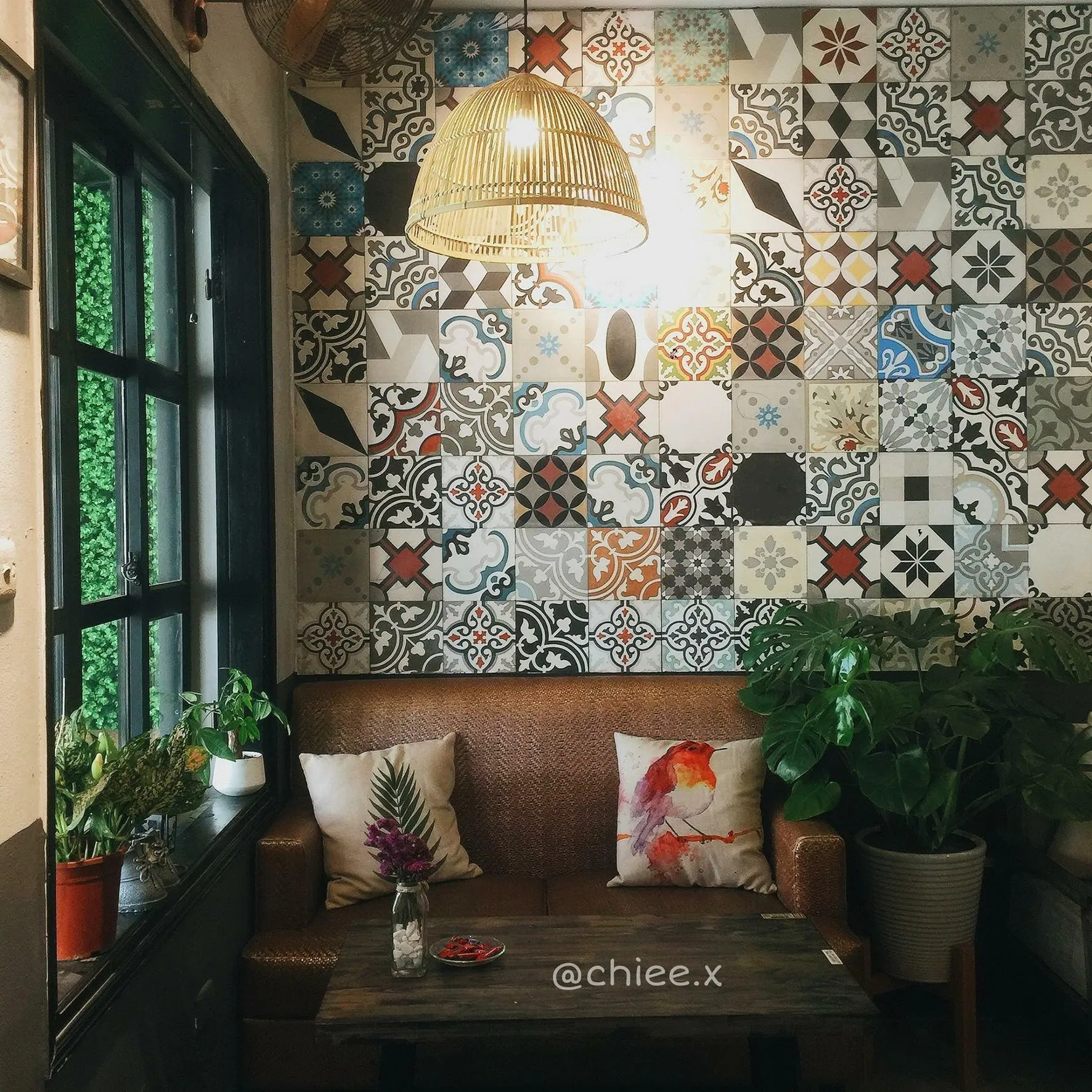 Không gian quán yên tĩnh, decor theo phong cách vintage. (Ảnh: Internet)