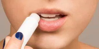 Top 10 dòng son dưỡng môi có màu hot nhất
