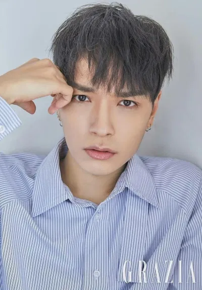 Simon Dominic chứng minh rằng không cần phải cao để trở nên hấp dẫn. (Nguồn: Internet)
