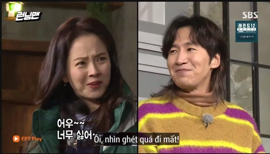 Song Ji Hyo nhìn thoáng qua phần tóc gáy đã nhuộm của Kwang Soo nói rằng: “Trông kiểu tóc thật đáng ghét”. (Ảnh: Internet). Song Ji Hyo nhìn thoáng qua phần tóc gáy đã nhuộm của Kwang Soo nói rằng: “Trông kiểu tóc thật đáng ghét”. (Ảnh: Internet).