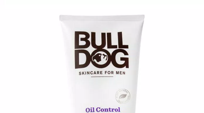 Sữa rửa mặt dành cho nam Bulldog Oil Control Face Wash làm sạch da, kiểm soát dầu ( Nguồn: internet)
