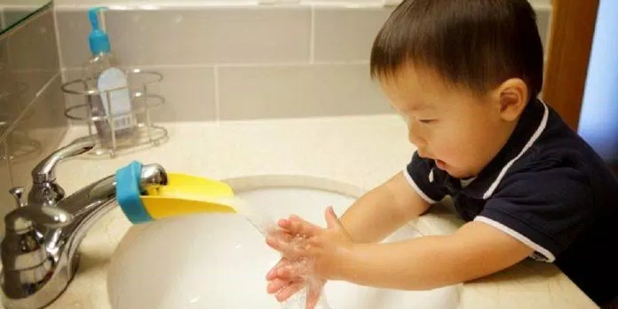 Bạn có bao giờ rửa tay trước khi đi vệ sinh không, hay chỉ rửa sau khi đi xong? (Ảnh: Internet).