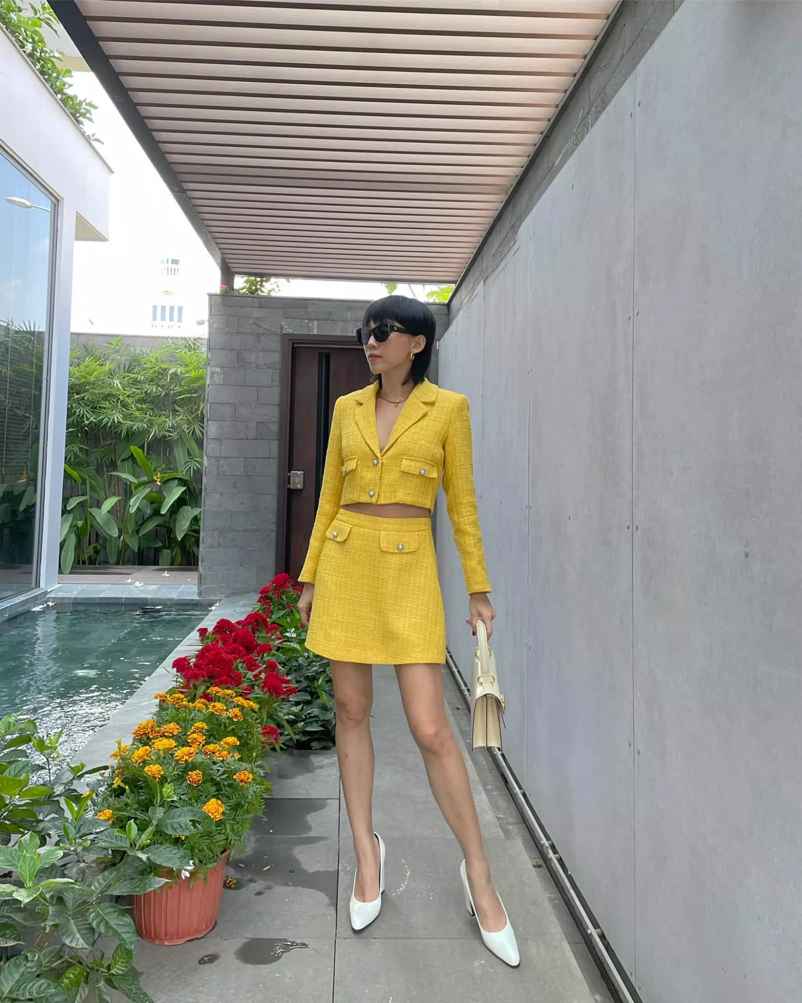 Tóc Tiên chọn set vàng rực rỡ cho ngày đầu năm (Nguồn: Internet) Tóc Tiên chọn set vàng rực rỡ cho ngày đầu năm (Nguồn: Internet)