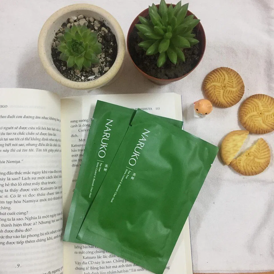 Mặt nạ Naruko Tea Tree Shine Control and Blemish Clear Mask nổi tiếng với khả năng giảm sưng mụn hiệu quả (Nguồn: Internet).