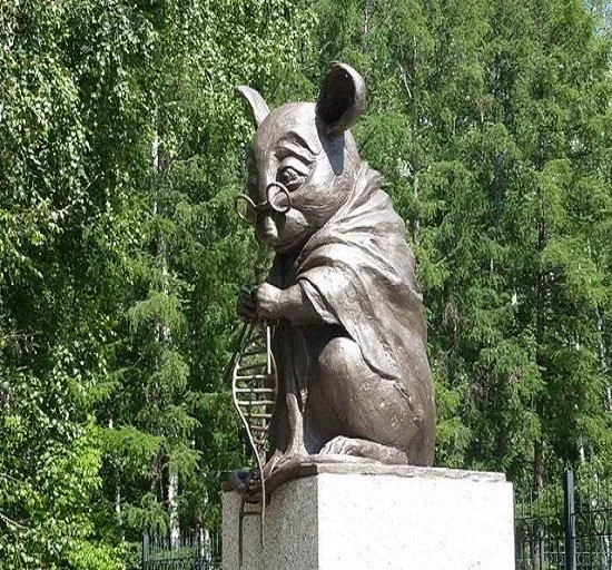 Tượng đài dành cho những chú chuột tại Nga (Ảnh: Internet)