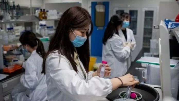 Các nhà khoa học trên khắp thế giới đang chạy đua để tìm ra vaccine hiệu quả nhất (Ảnh: Internet). Các nhà khoa học trên khắp thế giới đang chạy đua để tìm ra vaccine hiệu quả nhất (Ảnh: Internet).