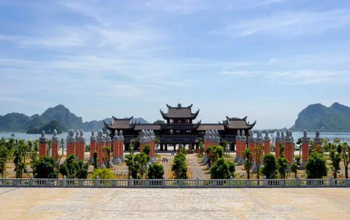 Vườn Kinh là công trình kiến ​​trúc hoành tráng gồm 99 cột đá khổng lồ. (Ảnh: Internet)