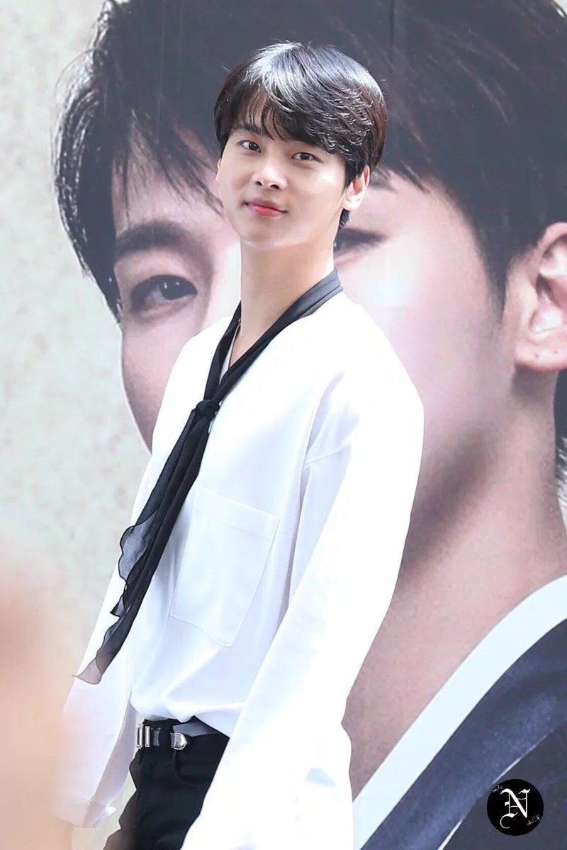 N đã thích nước da ngăm tự nhiên và cố gắng tìm nhiều kiểu trang điểm nhẹ nhàng. (Nguồn: Internet)