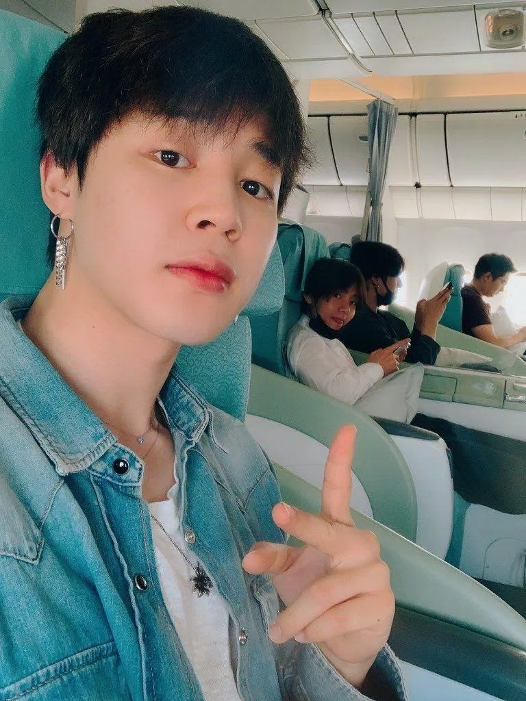 Jimin chính là người hát đoạn điệp khúc y hệt tone nữ trong Life Goes On mà các fan bấy lâu nay vẫn tò mò (Ảnh: Internet)