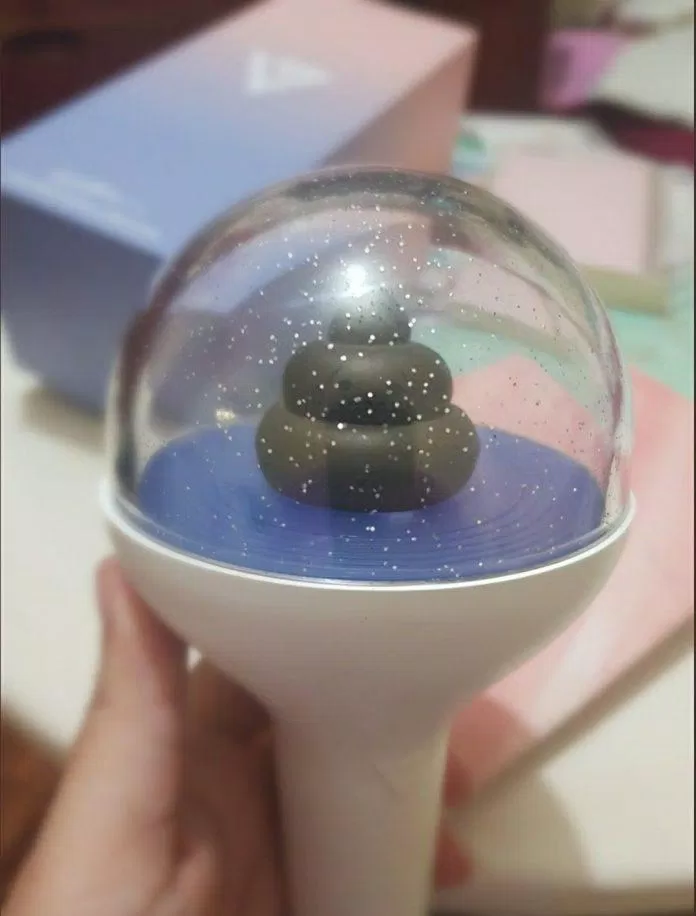 10 thứ kỳ lạ nhất mà fan SEVENTEEN từng đeo vào một carat