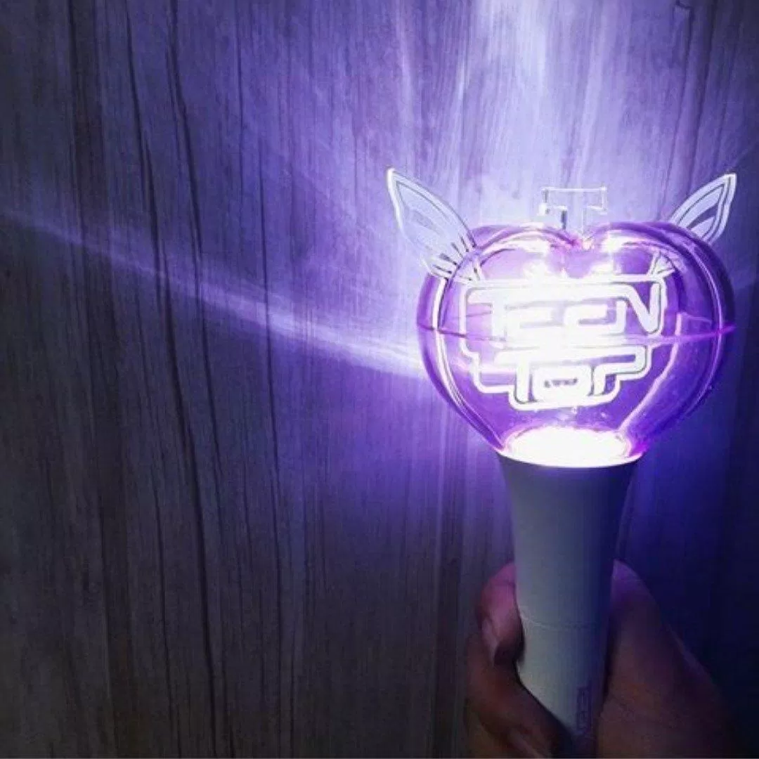 69 lightstick có thời gian chiếu sáng dài nhất KPOP. Nhà bạn đứng thứ bao nhiêu? (G)I-DLE 2PM AB6IX Abyeolbong Agabong Angelbong AOA Apink April Armybomb ASTRO ASTRO Robongie ATEEZ B1A4 Bamhaneulbong Banditbong Bangbong Bbyongbong BIGBANG Black Pink Block B Bo ong BoA BTOB BTS Byeolbitbong Byeolbong Byeollangbong CandybongZ caratbong Chanttobong Cherry Bullet Cherrygun Chiyeolbong Chungha CIX cosmic girls Danibong Dearmybong Eribong EXO GFRIEND Golden Child GOT7 Ha Sung Woon Haengbong Hallabong Highlight Honeybong Hwang Chiyeul IkeTtaIrangie iKON Infinite IU IZ*ONE JBJ95 Jeong Sewoon Jigubong Jung Seung Hwan k.will Kang Daniel Kebongie Kim Jaehwan Kimmanbong Kkulbong Konbat Lee Chan Won Lee Jin Hyuk Lightiny lightstick Lovbong lovelyz Mamamoo Merrybong Meummwonbomb Mikebong Miyabong Moabong MOMOLAND Monfoongie Monsta X Moobong myname Nablebong Nachimbong Napalbong NCT Neverbong NUEST Oh My Girl Ong Seong Wu Pandabong Park Ji Hoon Pentagon Ppoobong Ppyongibong Red Velvet Robongie Runbong Samuel Sarangnibong Saseumbong Seventeen SF9 Shatingstar SHINee SNSD Stray kids Sunmi Super Junior Superbong SuperM Taebongie Taesaja Teen Top TVXQ Twice TXT Up10tion USbong Vbong Vickeybong VICTON VIXX VIXX Byeolbitbong Wanna One Winbong Windeugaebi Winglight Wujujeongbong Yeobong Yunibong