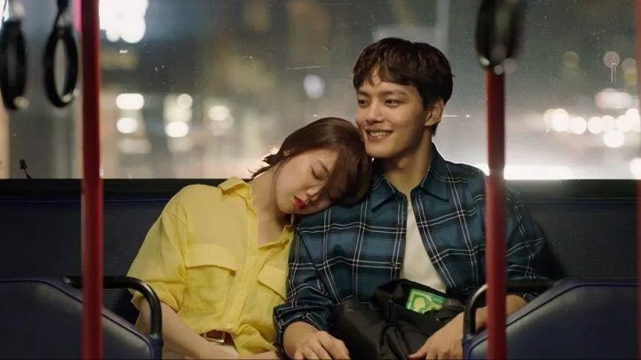 Tình yêu giữa người máy và con người trong phim Bạn Trai Đích Thực Của Tôi. (Nguồn: Internet)