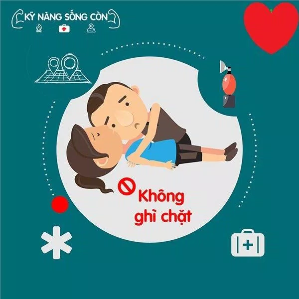 Cố ghì chặt người đang lên cơn co giật động kinh là việc làm vô ích và sai lầm (Ảnh: Internet). Cố ghì chặt người đang lên cơn co giật động kinh là việc làm vô ích và sai lầm (Ảnh: Internet).