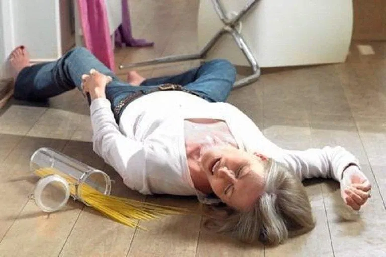 Co giật là biểu hiện được chú ý nhất của bệnh động kinh, nhưng liệu chỉ có thế? (Ảnh: Internet). Co giật là biểu hiện được chú ý nhất của bệnh động kinh, nhưng liệu chỉ có thế? (Ảnh: Internet).