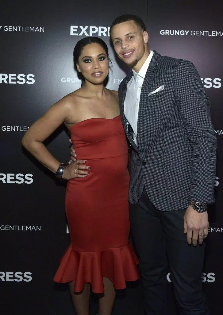 Ayesha Curry là diễn viên kiêm ngôi sao của các chương trình truyền hình dạy nấu ăn (Ảnh: Internet). Ayesha Curry là diễn viên kiêm ngôi sao của các chương trình truyền hình dạy nấu ăn (Ảnh: Internet).