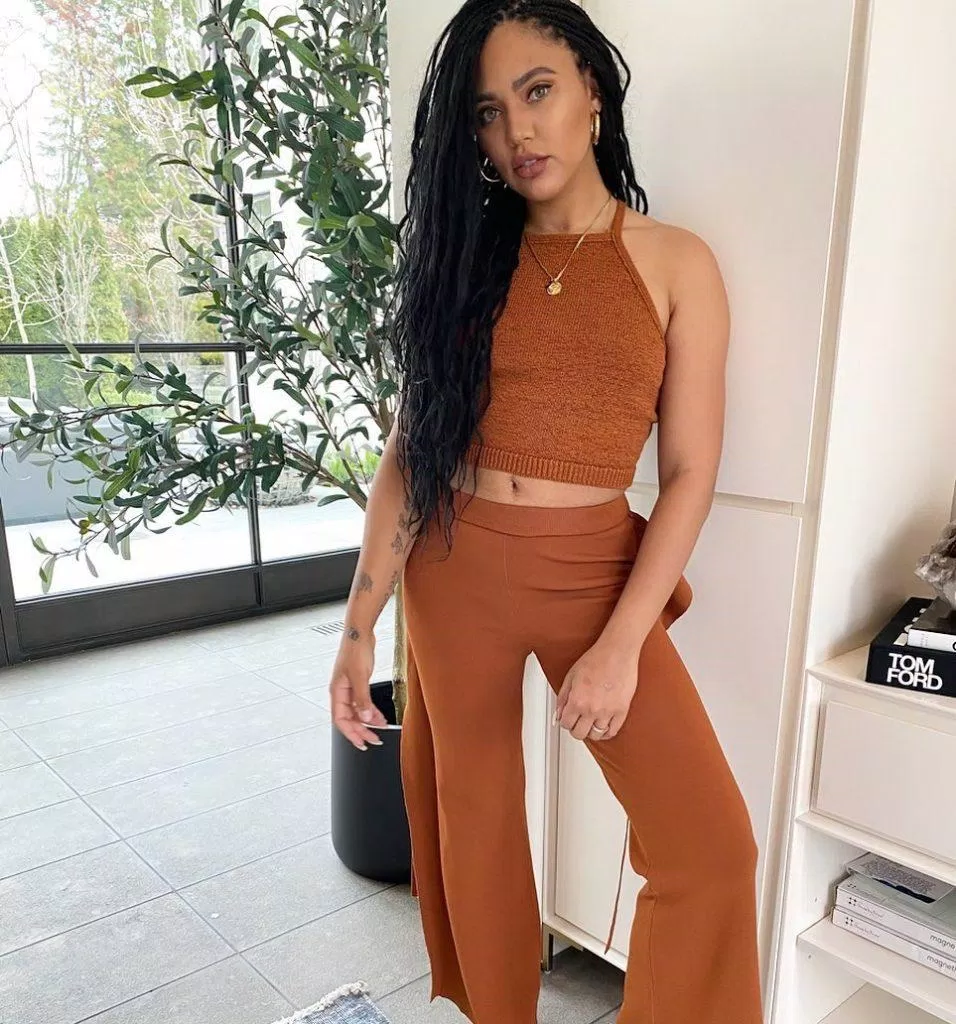Ayesha Curry đã giảm cân thành công bằng cách áp dụng chế độ ăn lành mạnh và tập luyện thể dục (Ảnh: Internet). Ayesha Curry đã giảm cân thành công bằng cách áp dụng chế độ ăn lành mạnh và tập luyện thể dục (Ảnh: Internet).