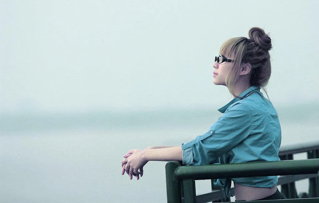 Nhìn ra xa là cách đơn giản giúp mắt được thả lỏng và thư giãn (Ảnh: Internet). Nhìn ra xa là cách đơn giản giúp mắt được thả lỏng và thư giãn (Ảnh: Internet).