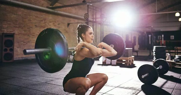 Các công thức tính 1RM giúp bạn không cần phải tự thực hiện với mức tạ nặng có thể gây nguy hiểm (Ảnh: Internet). Các công thức tính 1RM giúp bạn không cần phải tự thực hiện với mức tạ nặng có thể gây nguy hiểm (Ảnh: Internet).