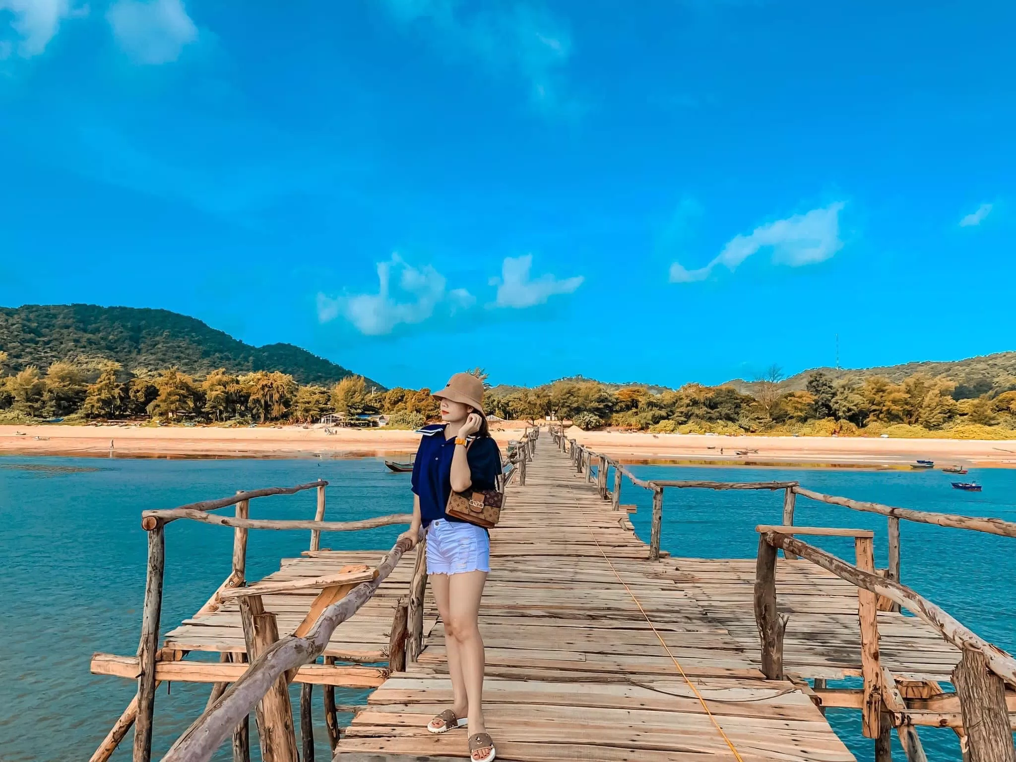 Cầu gỗ Cô Tô - địa điểm check in siêu hot được các bạn tré săn lùng (nguồn: Internet)