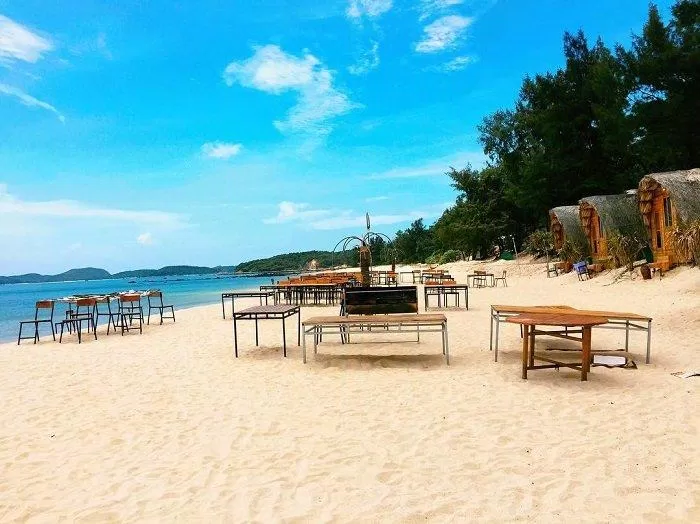 Ngất ngây trước vẻ đẹp quyến rũ, hoang sơ của bãi biển Hồng Vàn (nguồn: Internet)