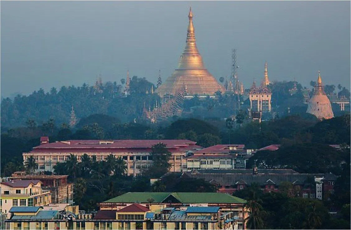 Theo truyền thuyết, địa điểm xây dựng Chùa Shwedagon đã được một vị thần mách bảo (Ảnh: Internet). Theo truyền thuyết, địa điểm xây dựng Chùa Shwedagon đã được một vị thần mách bảo (Ảnh: Internet).
