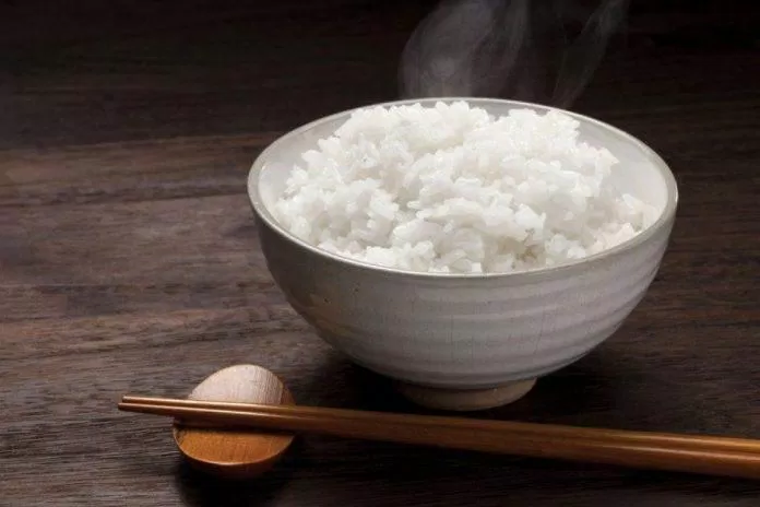 Cơm được cho là món ăn có chỉ số đường huyết rất cao, nên có khả năng làm tăng nguy cơ mắc bệnh tiểu đường và béo phì. (Nguồn: Internet) Cơm được cho là món ăn có chỉ số đường huyết rất cao, nên có khả năng làm tăng nguy cơ mắc bệnh tiểu đường và béo phì. (Nguồn: Internet)