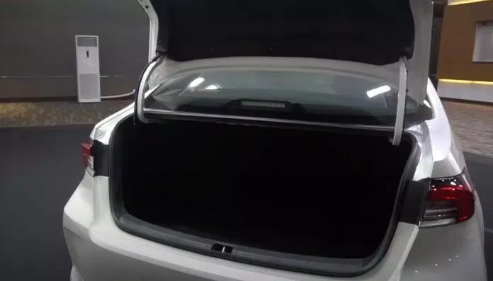 Cốp xe Corolla Altis mới (Nguồn: Internet)