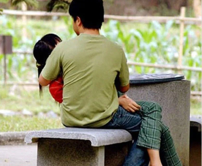 Yêu đương và "quan hệ" sớm là mối nguy hiểm đối với trẻ em (Ảnh: Internet). Yêu đương và "quan hệ" sớm là mối nguy hiểm đối với trẻ em (Ảnh: Internet).