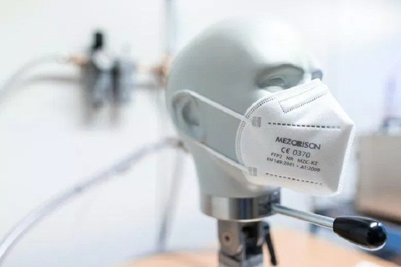 Nghiên cứu cho thấy khẩu trang phẫu thuật, khẩu trang FFP2 và khẩu trang KN95 hoàn toàn an toàn để tập thể dục (Ảnh: Internet). Nghiên cứu cho thấy khẩu trang phẫu thuật, khẩu trang FFP2 và khẩu trang KN95 hoàn toàn an toàn để tập thể dục (Ảnh: Internet).