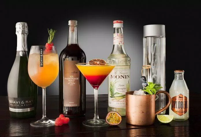 Đồ uống có cồn bao gồm rượu, bia và cả cocktail nữa (Ảnh: Internet). Đồ uống có cồn bao gồm rượu, bia và cả cocktail nữa (Ảnh: Internet).