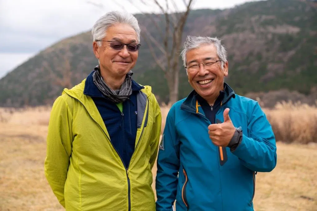 Hai hướng dẫn viên giàu kinh nghiệm tại khu vực đầm lầy: Masuda-san (trái) và Okazono-san (phải) (Ảnh: Internet). Hai hướng dẫn viên giàu kinh nghiệm tại khu vực đầm lầy: Masuda-san (trái) và Okazono-san (phải) (Ảnh: Internet).