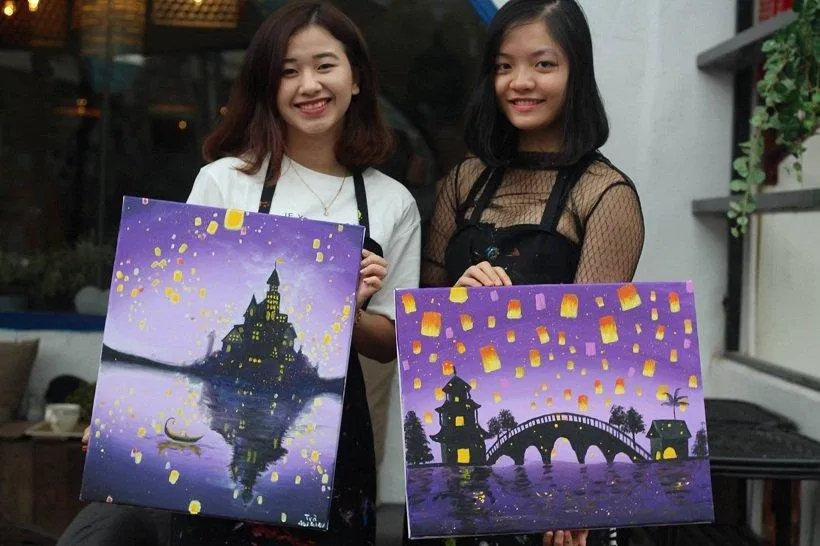 Tại Tipsy Art ai cũng có thể vẽ được những bức tranh đẹp! (Ảnh: Internet). Tại Tipsy Art ai cũng có thể vẽ được những bức tranh đẹp! (Ảnh: Internet).