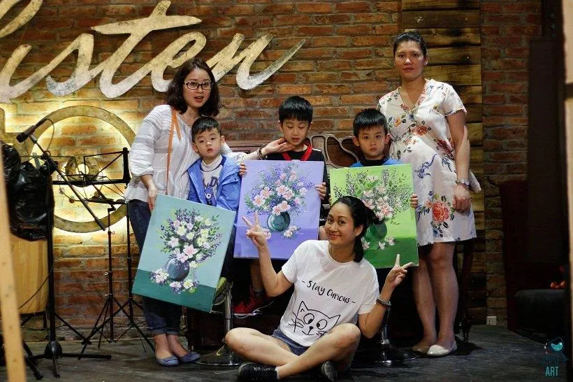 Tipsy Art cũng là không gian lý tưởng cho gia đình và bạn bè cùng họp mặt (Ảnh: Internet). Tipsy Art cũng là không gian lý tưởng cho gia đình và bạn bè cùng họp mặt (Ảnh: Internet).