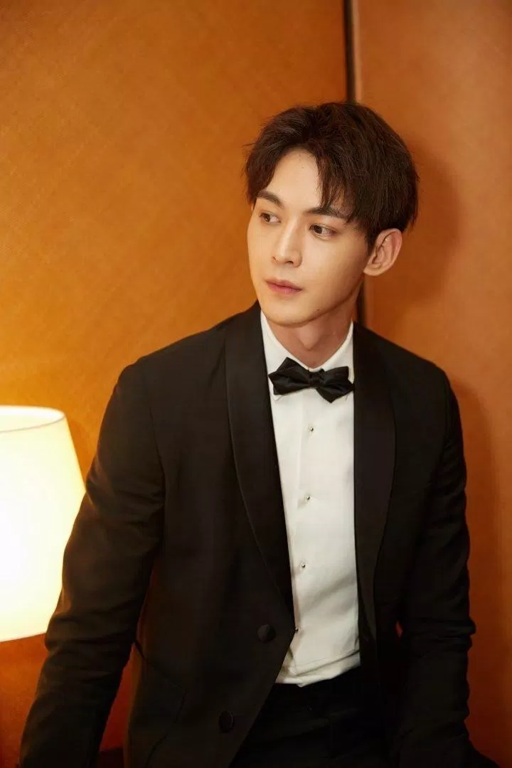 Gương mặt Đường Hiểu Thiên toát lên vẻ lạnh lùng (Nguồn: Internet)