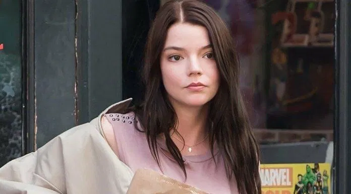5 bộ phim để lại nhiều ấn tượng của Nàng hậu Anya Taylor-Joy - Nữ diễn viên chính xuất sắc nhất tại Quả Cầu Vàng 2021 Anya Taylor Joy phim hay nhất Split và Glass The Witch Thoroughbreds