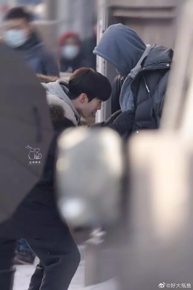 Hậu trường phim Vai trái có cậu (Ảnh: BlogAnChoi) Hậu trường phim Vai trái có cậu (Ảnh: BlogAnChoi)