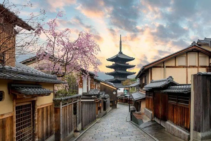 Cố đô Kyoto sở hữu rất nhiều điểm tham quan tuyệt vời dành cho du khách (Ảnh: Internet).