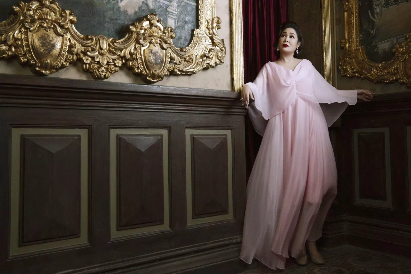 Hồng Vân đóng vai em gái Lý Lệ Hồng. (Ảnh: Internet).