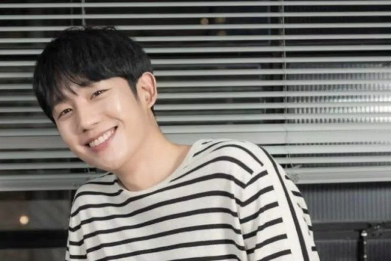 Jung Hae In nhập ngũ khi mới 21 tuổi. (Nguồn: Internet)